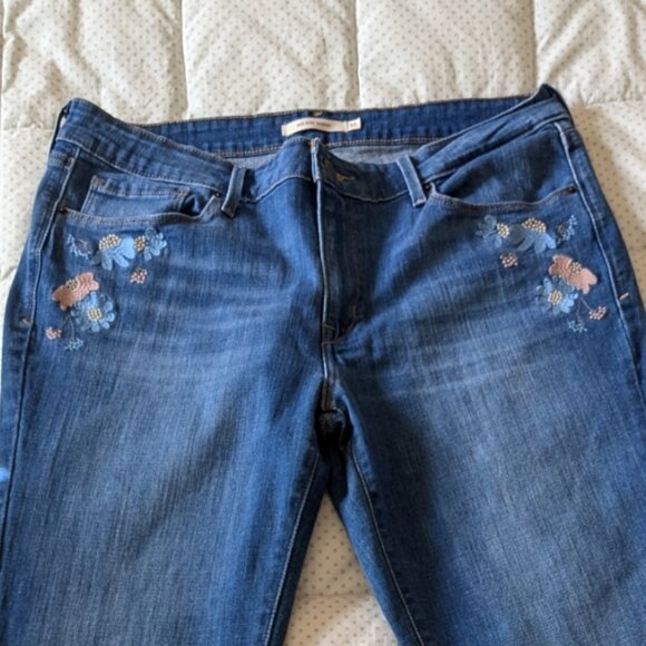 Levi's Mid-Rise Skinny with Embroidery - Picture 1 of 10